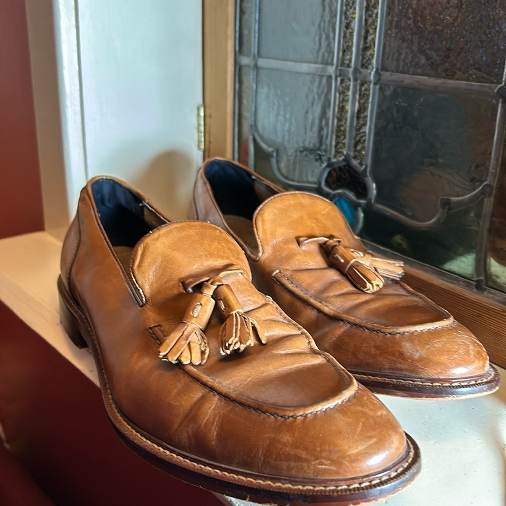 Banana Republic tan leather loafers. Size 10 M